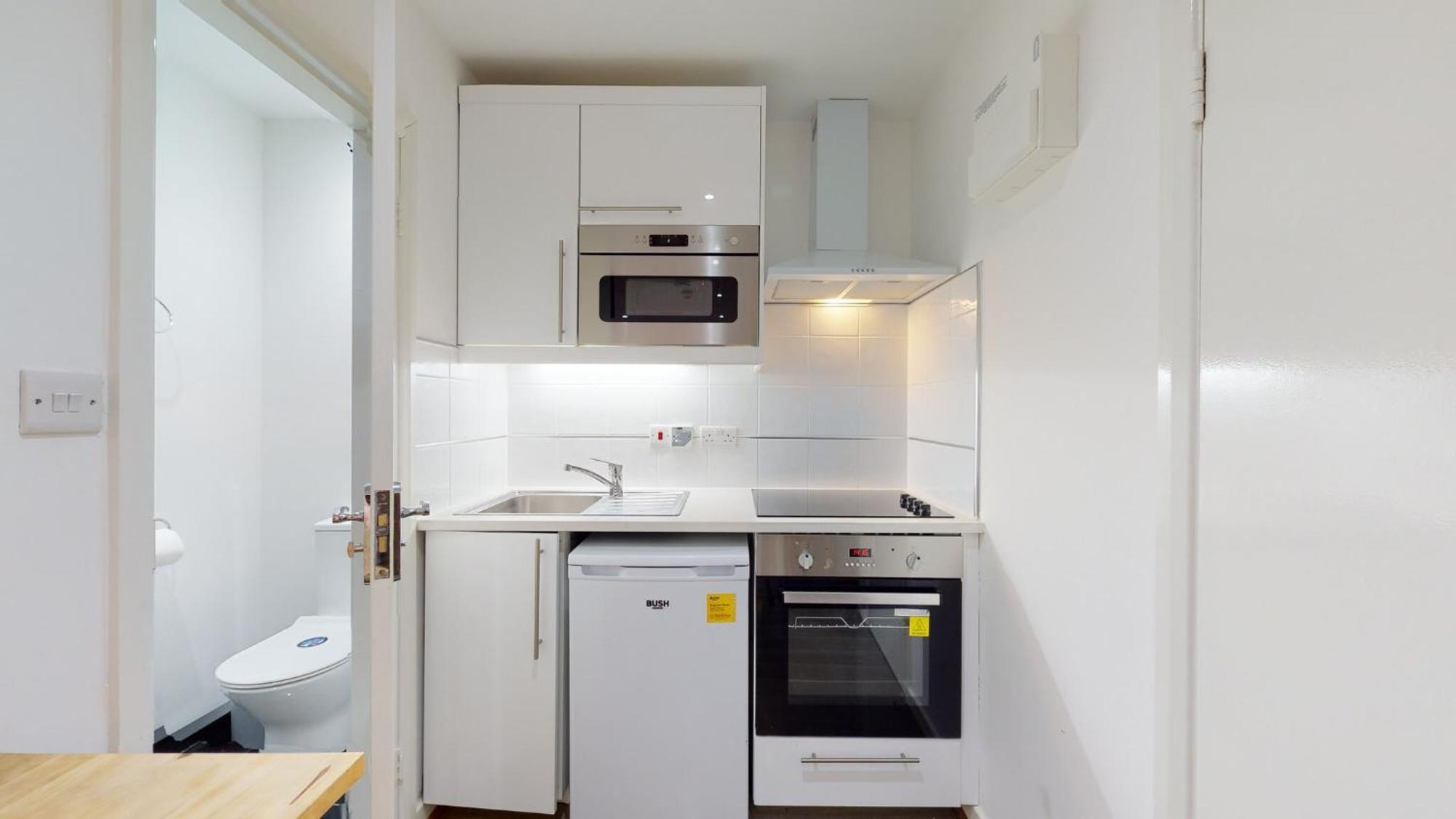 Studio 48B London Luaran gambar