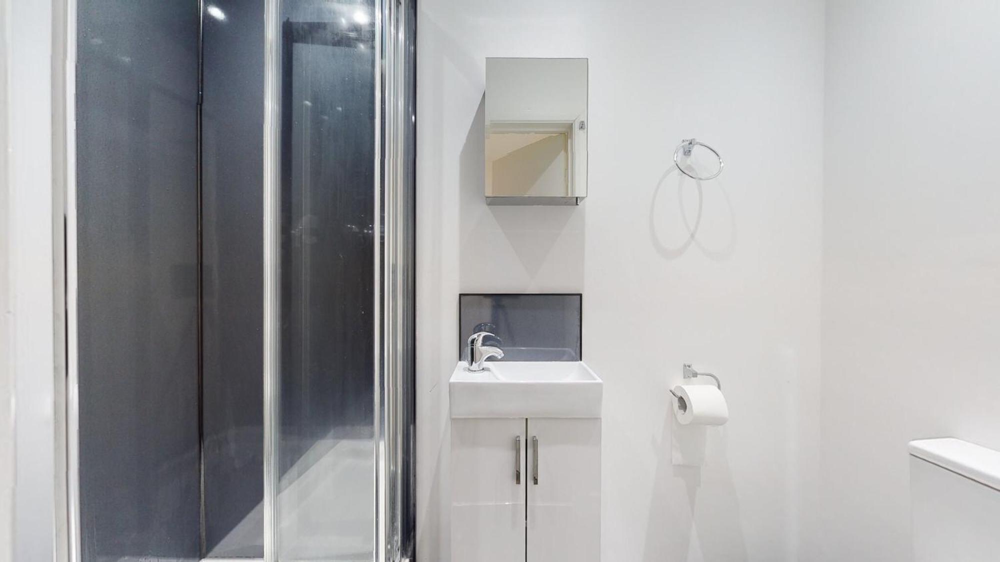 Studio 48B London Luaran gambar