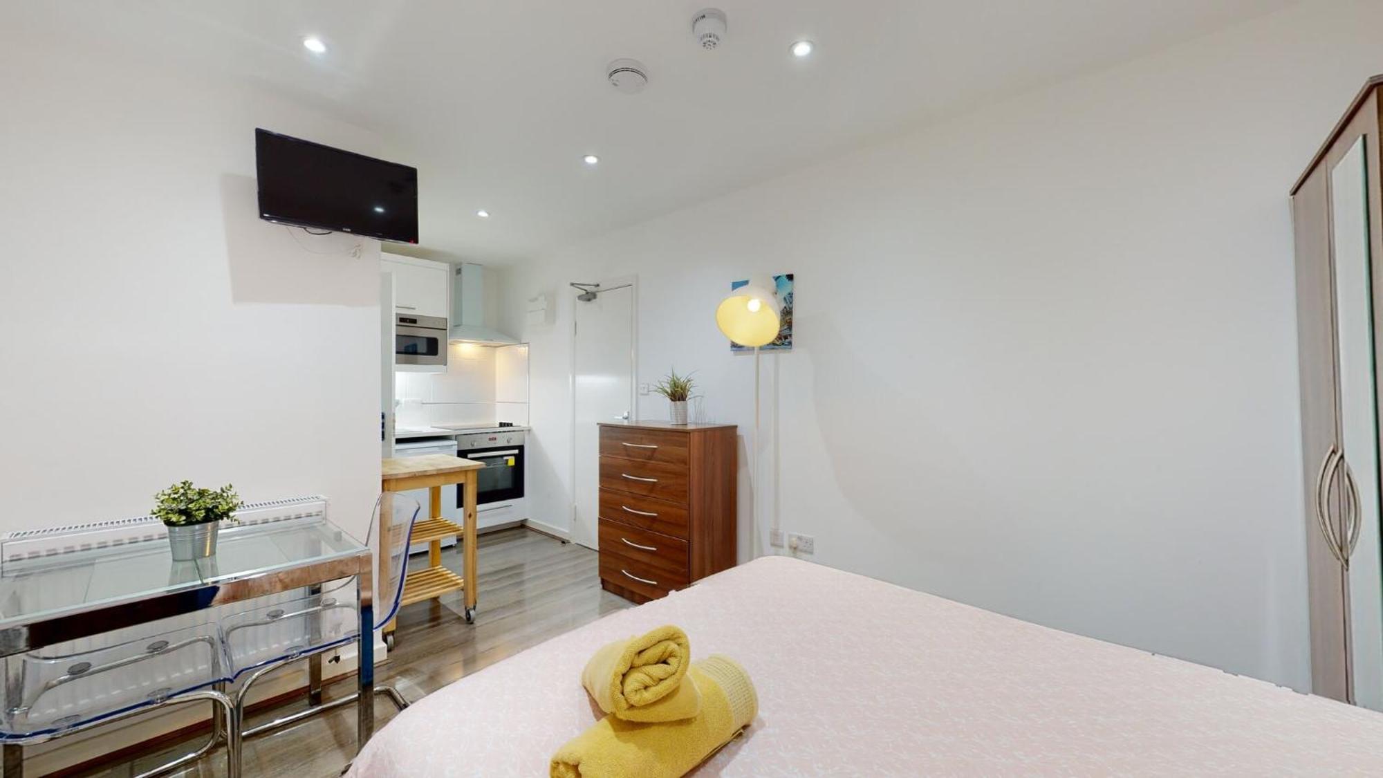 Studio 48B London Luaran gambar