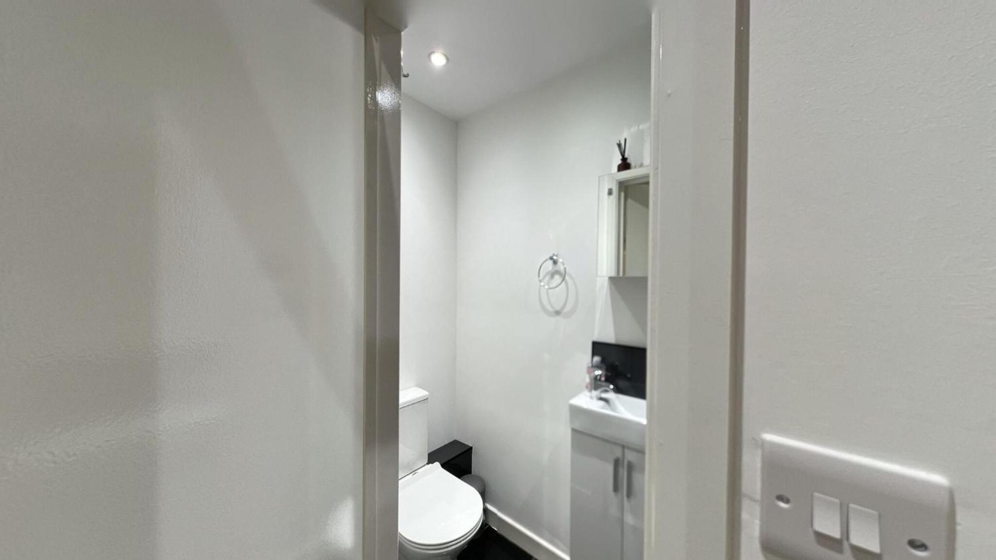 Studio 48B London Luaran gambar