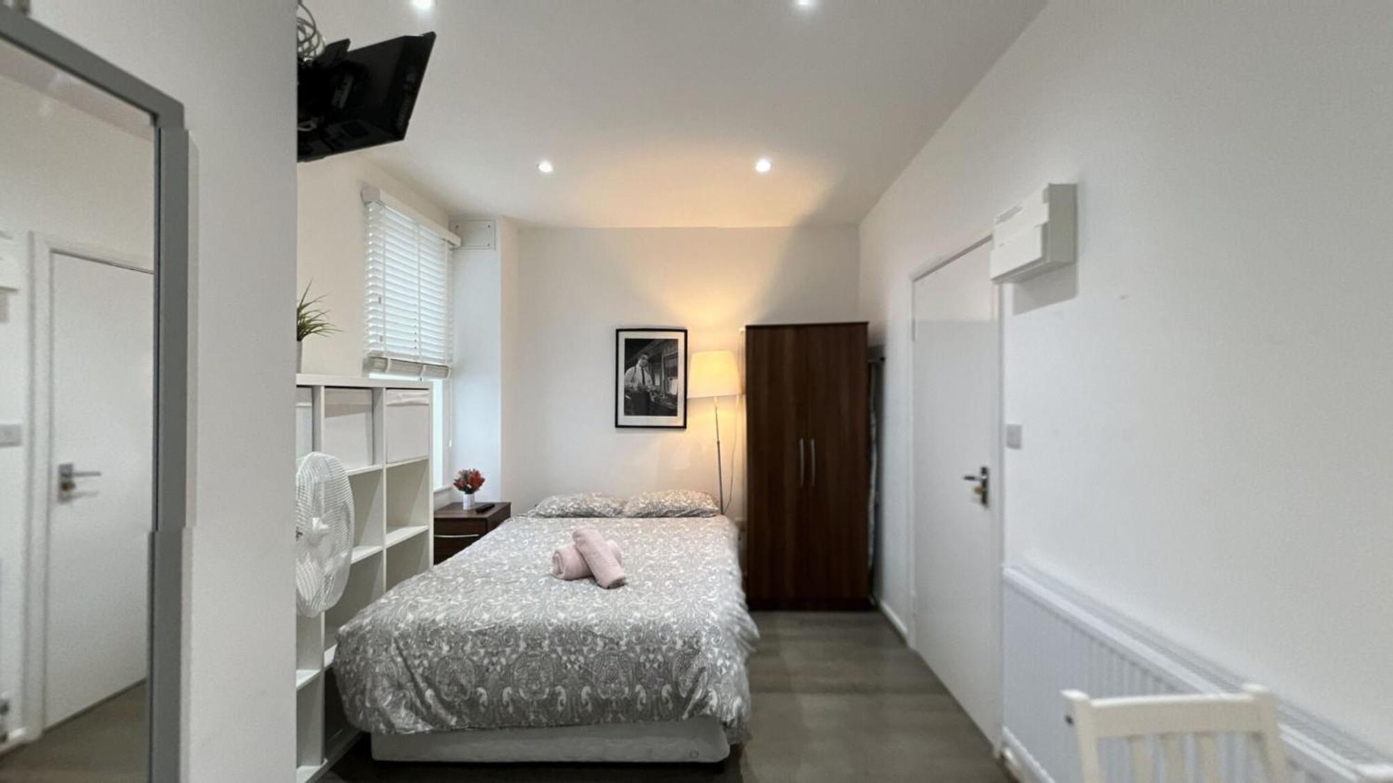 Studio 48B London Luaran gambar