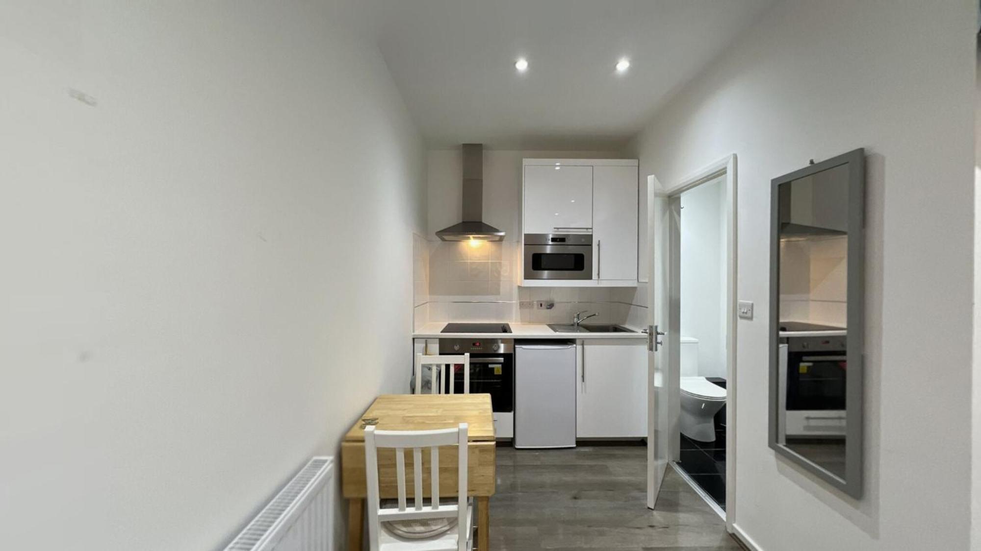 Studio 48B London Luaran gambar