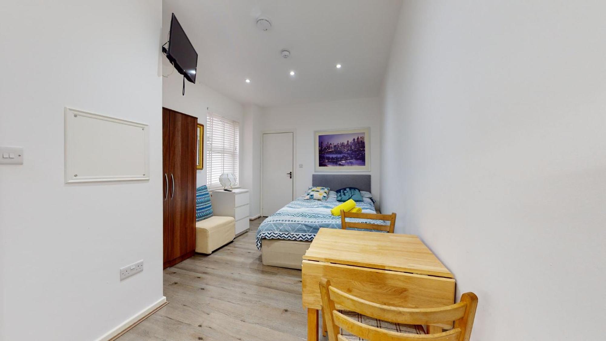 Studio 48B London Luaran gambar