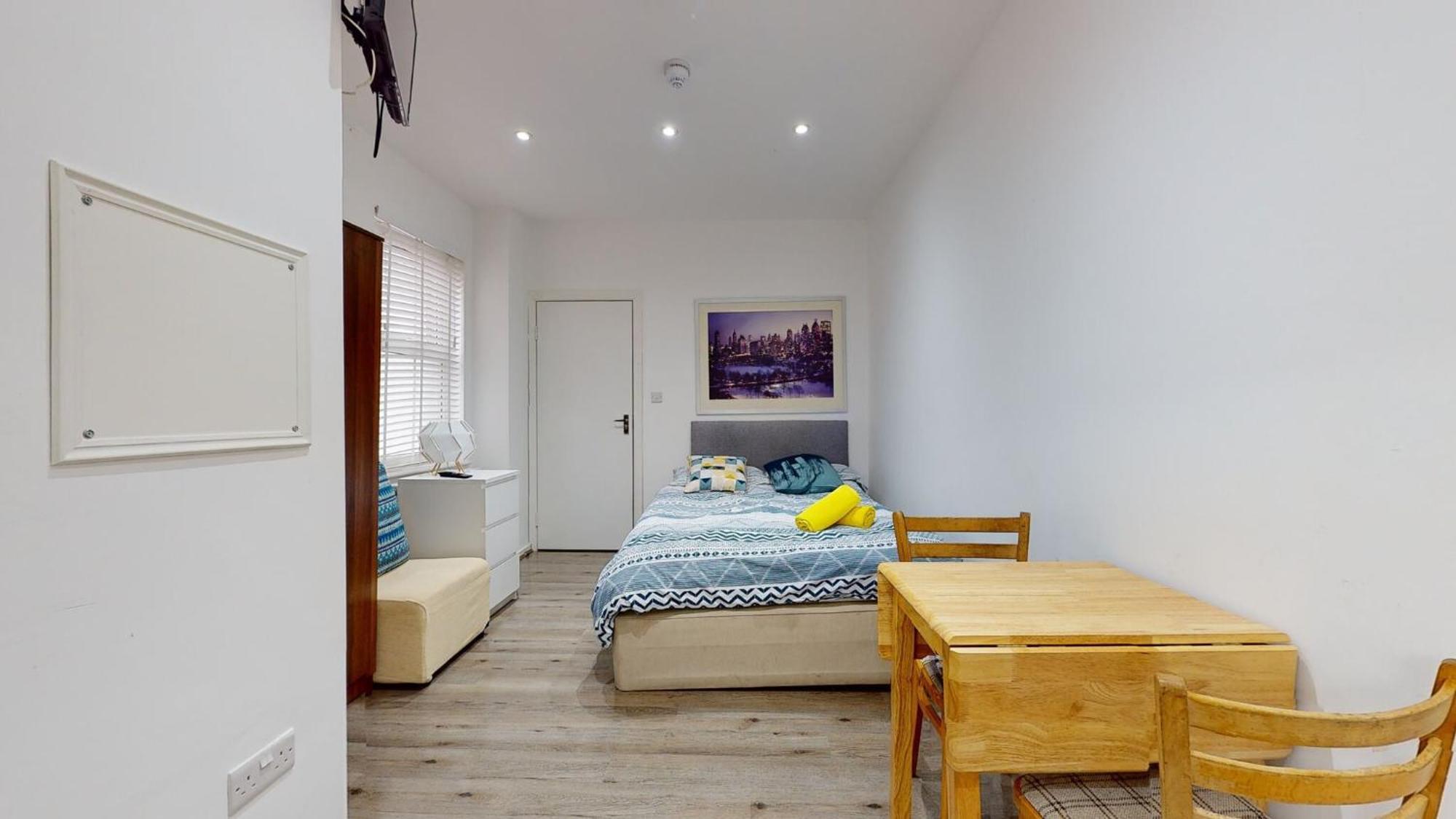 Studio 48B London Luaran gambar