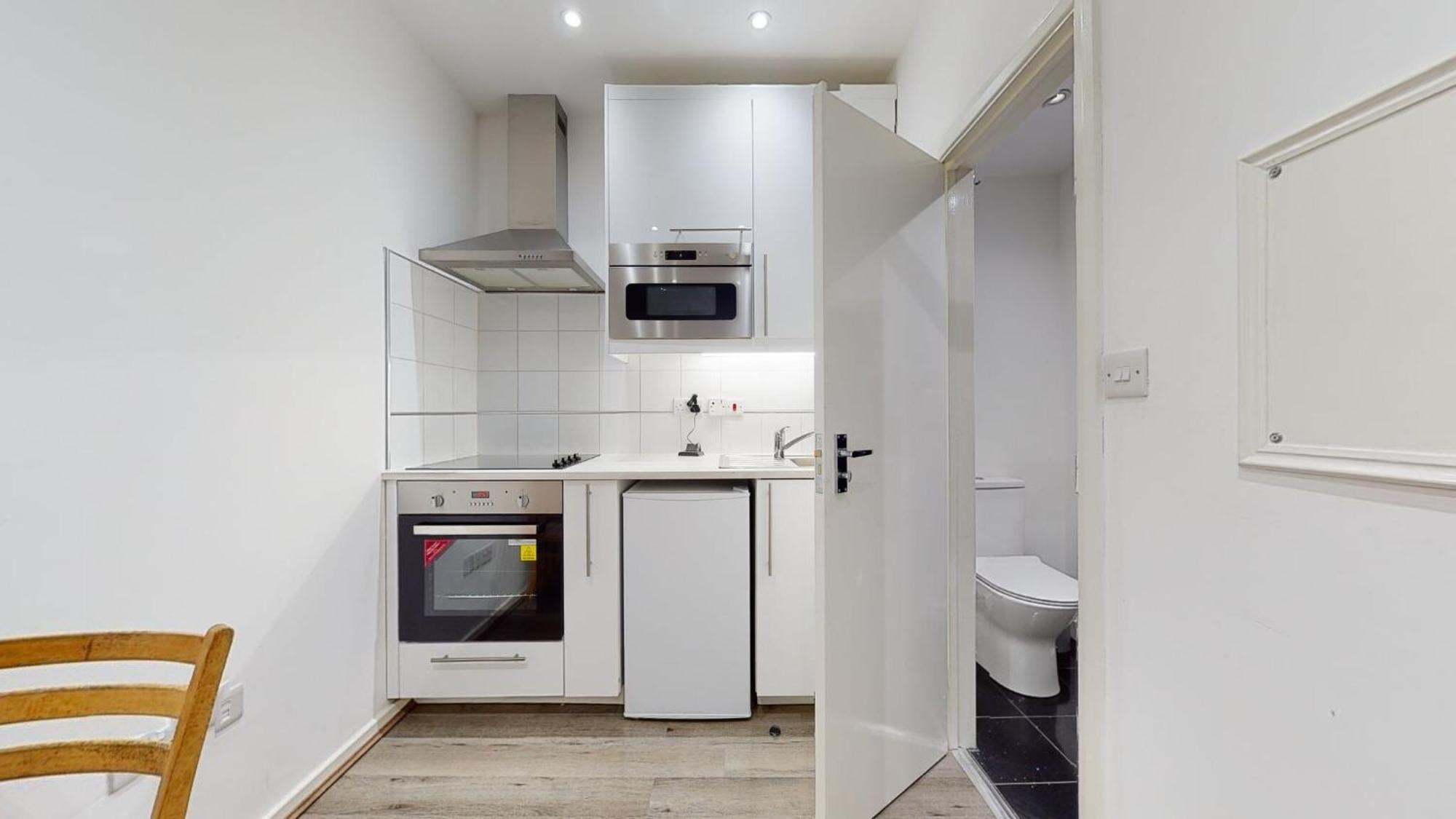 Studio 48B London Luaran gambar