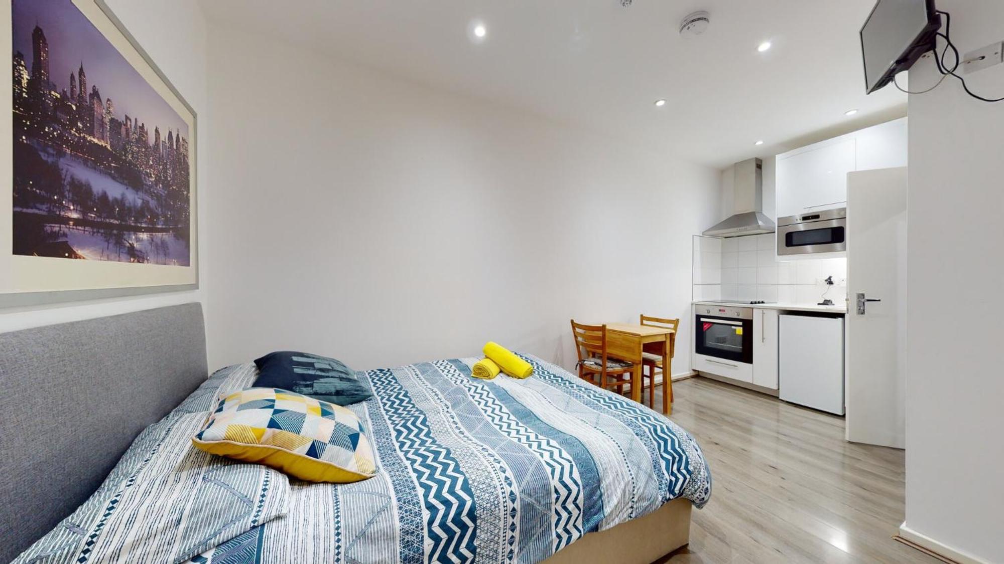 Studio 48B London Luaran gambar